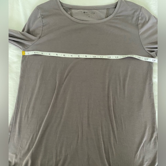 Athleta  Flagstone Gray Essence semi fit split back long sleeve tee sz S - Picture 5 of 6